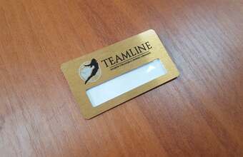 бейджик алюминиевый с окном золотого цвета